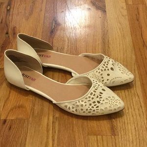 White Flats with Pointed Toe